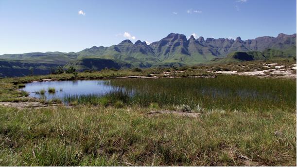 mnweni tarn with cathedral range